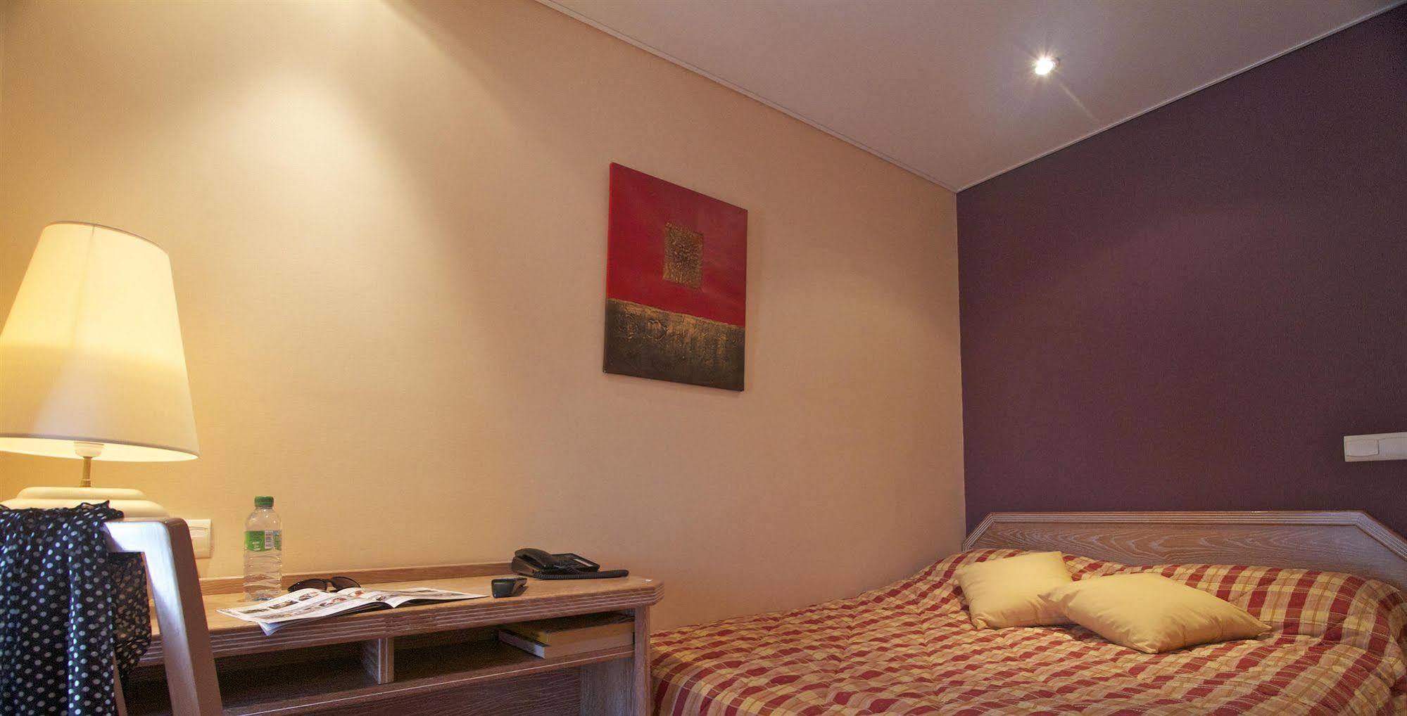 Brit Hotel Les Voyageurs Loudéac Eksteriør bilde